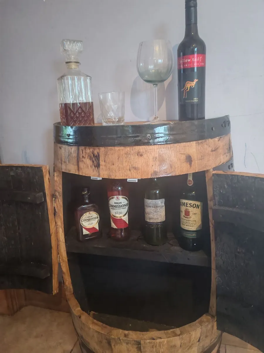 Whiskey barrel drinks cabinet - Image 4