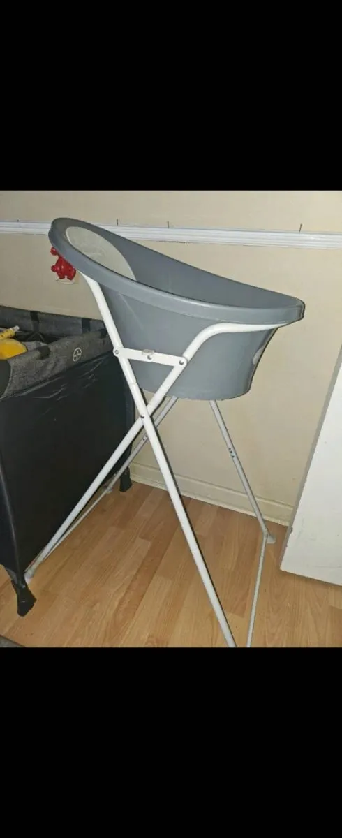 Baby Bath On Stand - Image 1