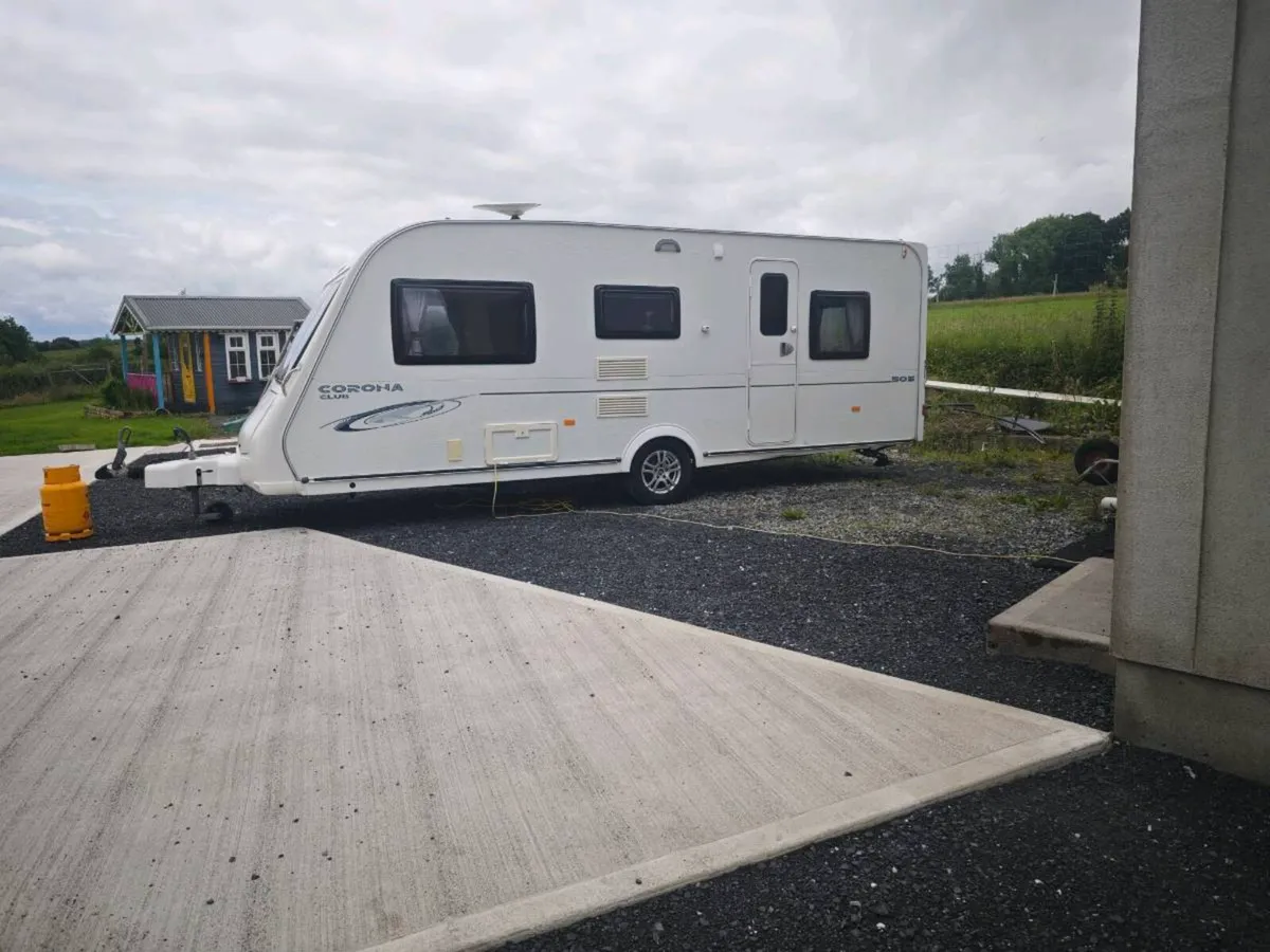 2009 Compass Corona 505 - Image 1
