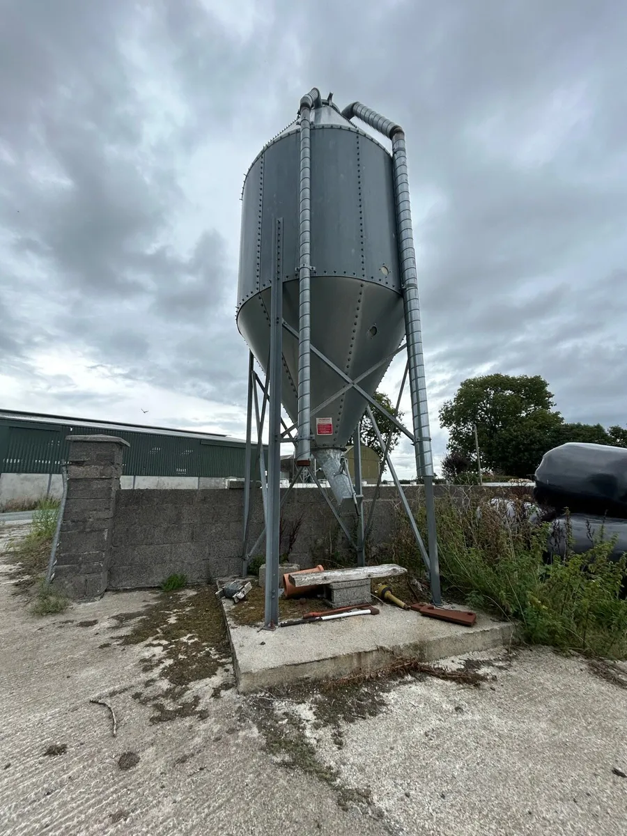 Feed bins - Image 4