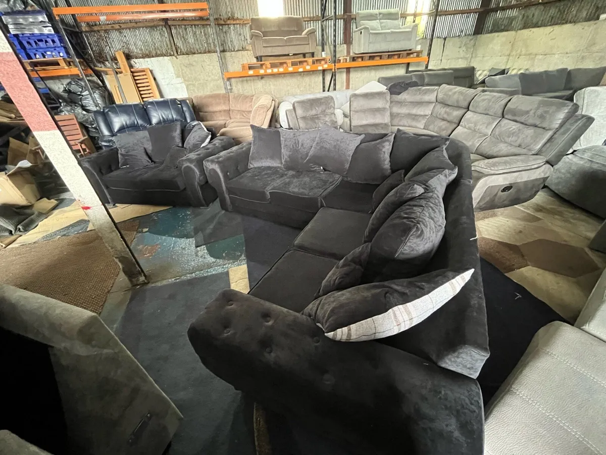Black corner sofa with matching 2 seater - Image 4
