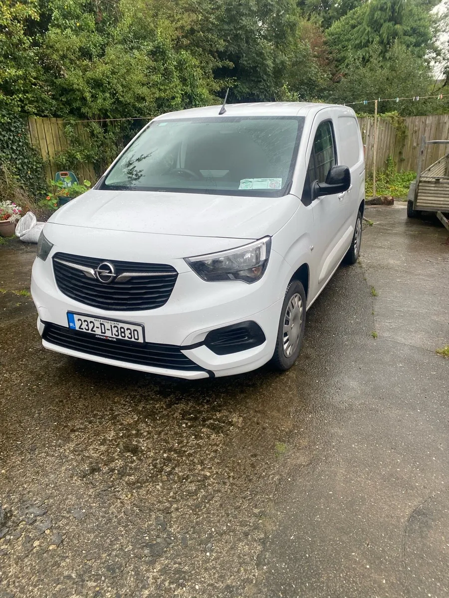 232 Opel Combo Sport - Image 1