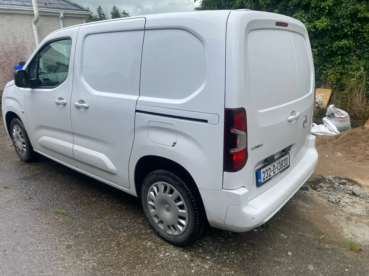 232 Opel Combo Sport - Image 4