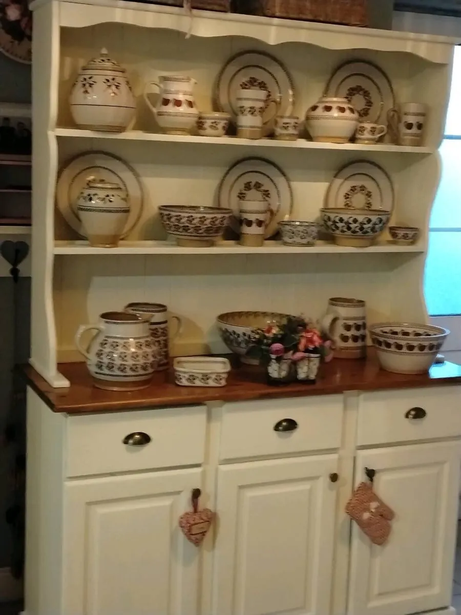 Solid kitchen dresser delivery arranged - Image 2