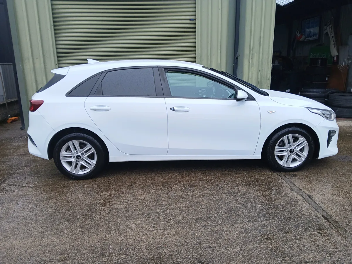 Kia Ceed  car van  diesel 2021 - Image 1
