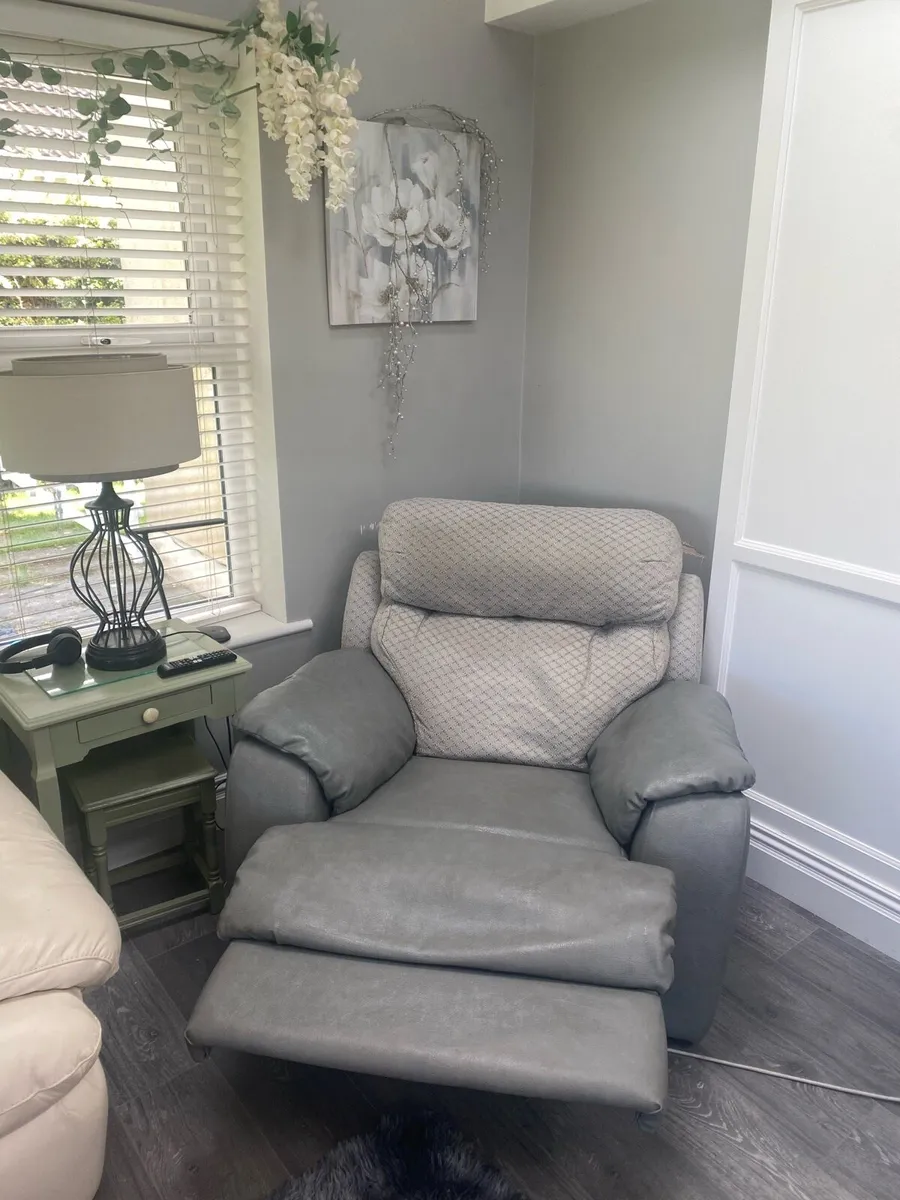 Sitting Room Suite - Image 2