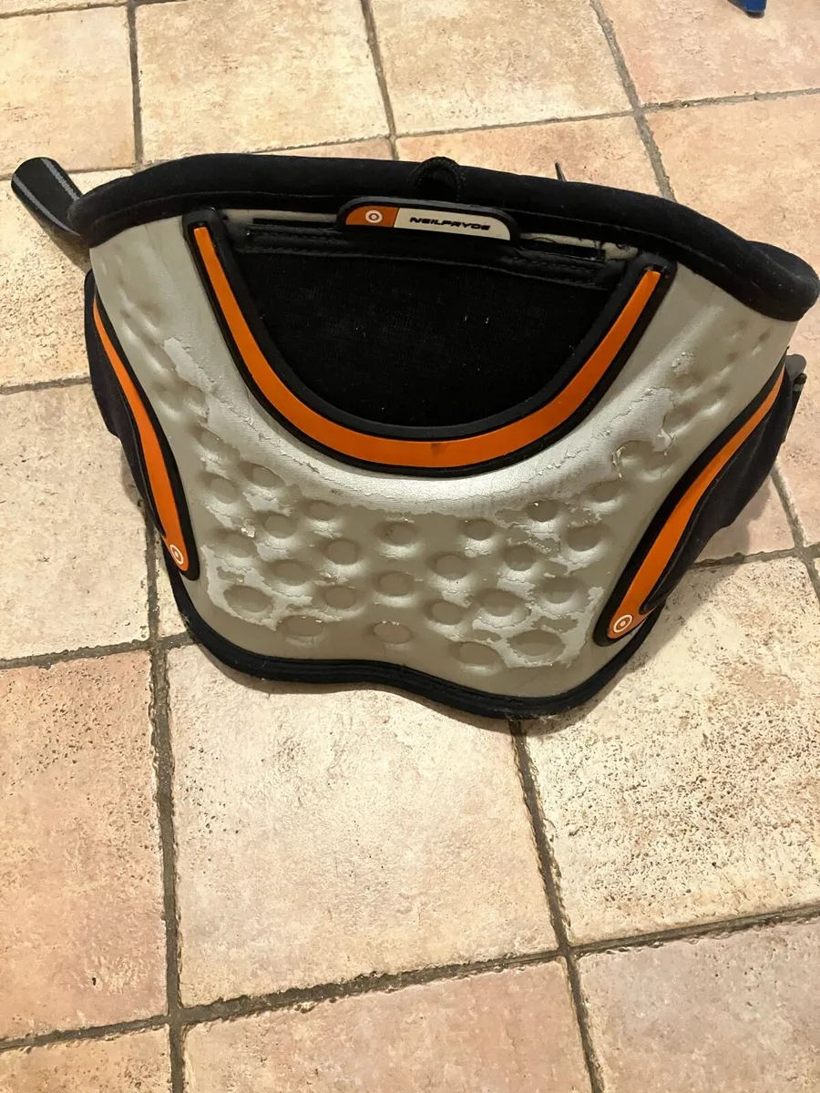 Small neilpryde windsurfing harness - Image 2