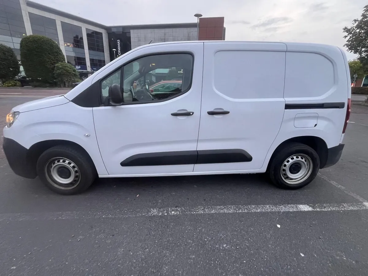 Citroen Berlingo 2023 - Image 3