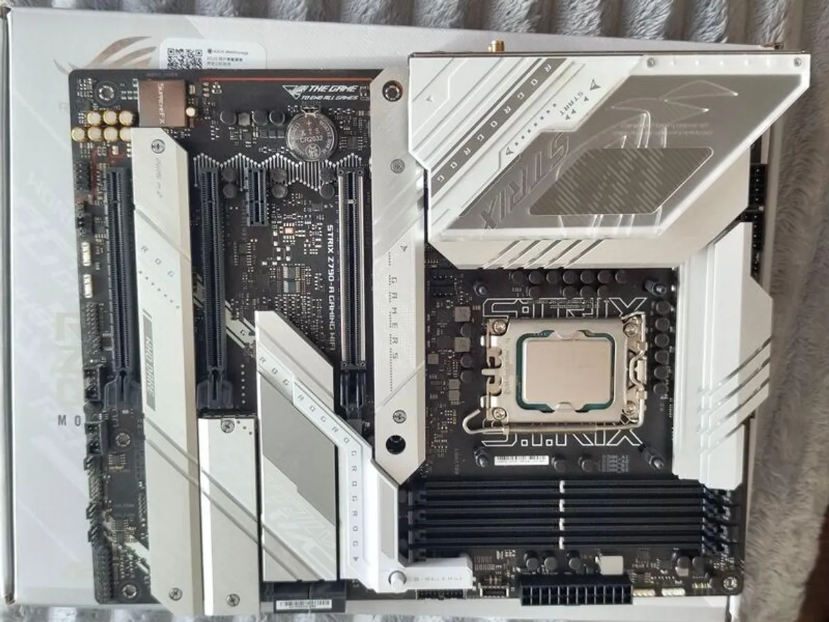 ROG Strix Z-790A gaming WiFi DDR5 (Ram not included) - Image 1