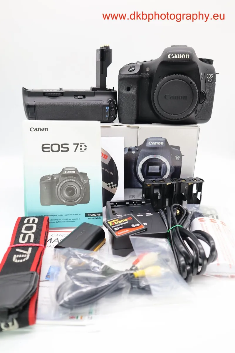 CANON 7D CAMERA & CANON BG-E7 BATTERY GRIP #0264 - Image 1