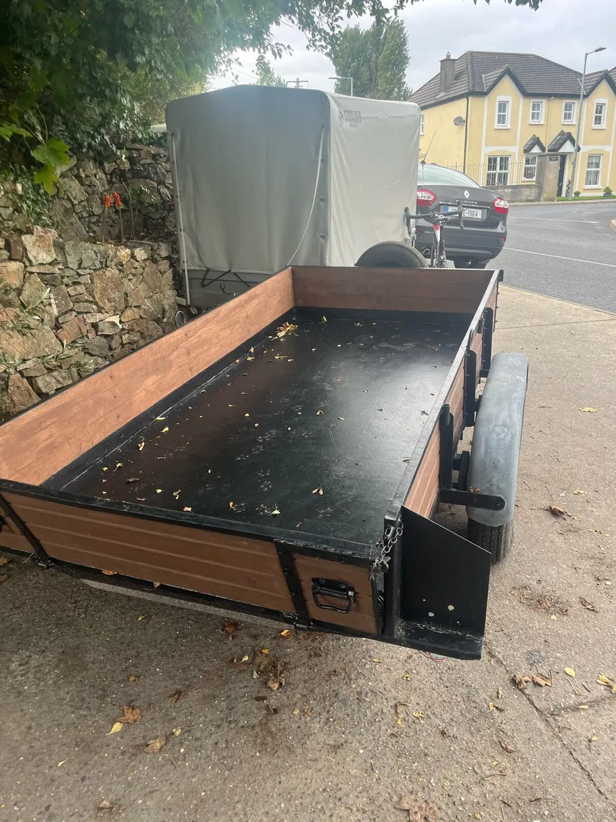 Trailers - Image 1