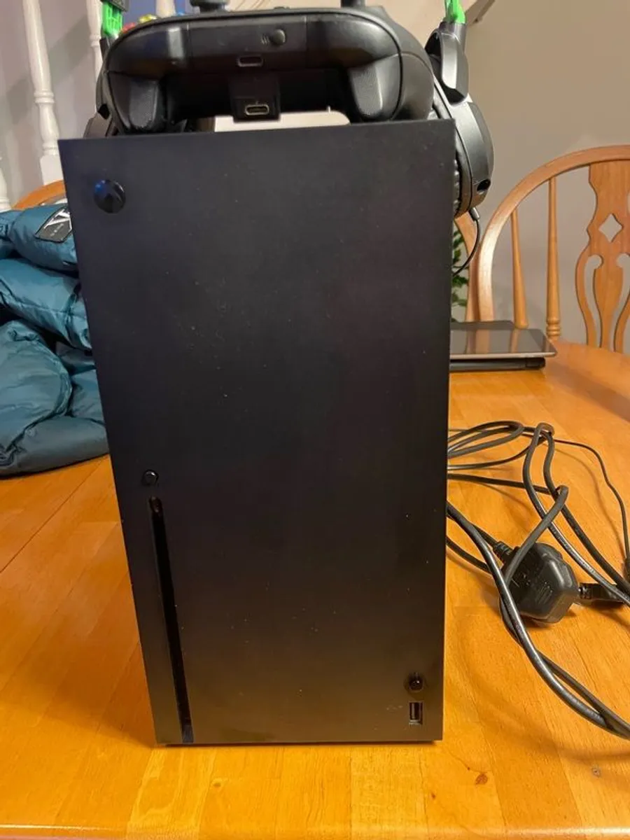 Xbox series X 1TB excellent condition - Image 4