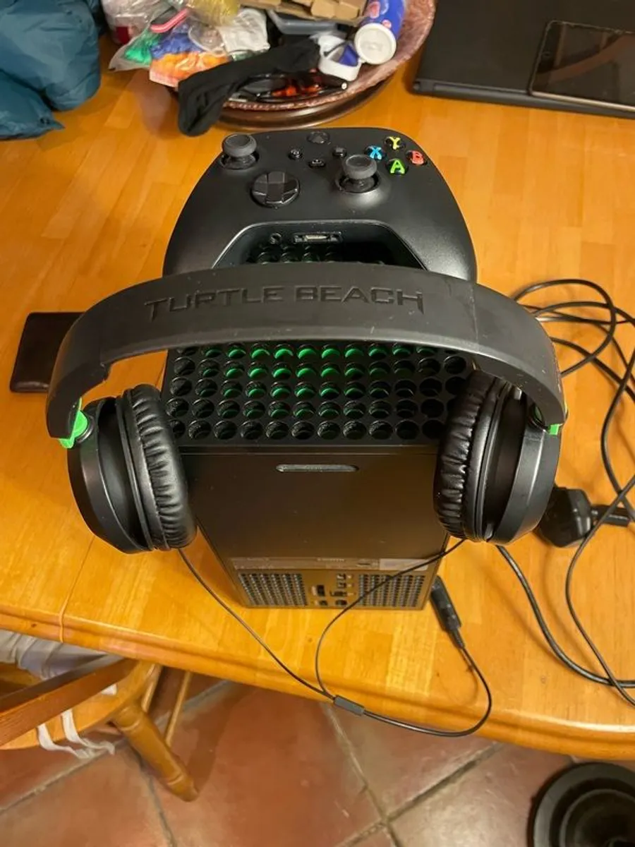 Xbox series X 1TB excellent condition - Image 3