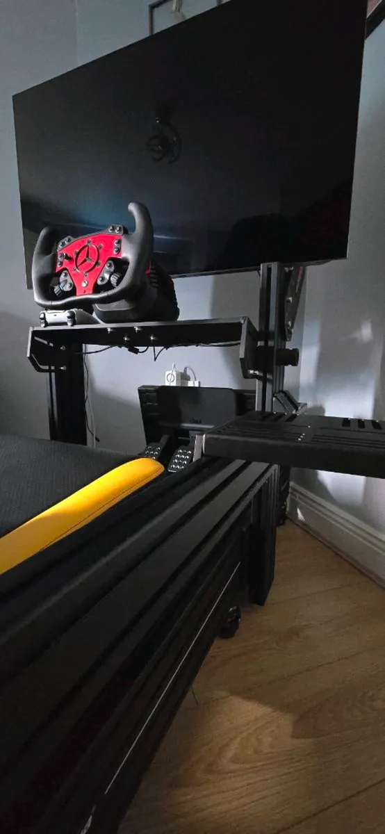 Logitech + GT Omega Sim Racing RIG + LG C4 42'' - Image 2