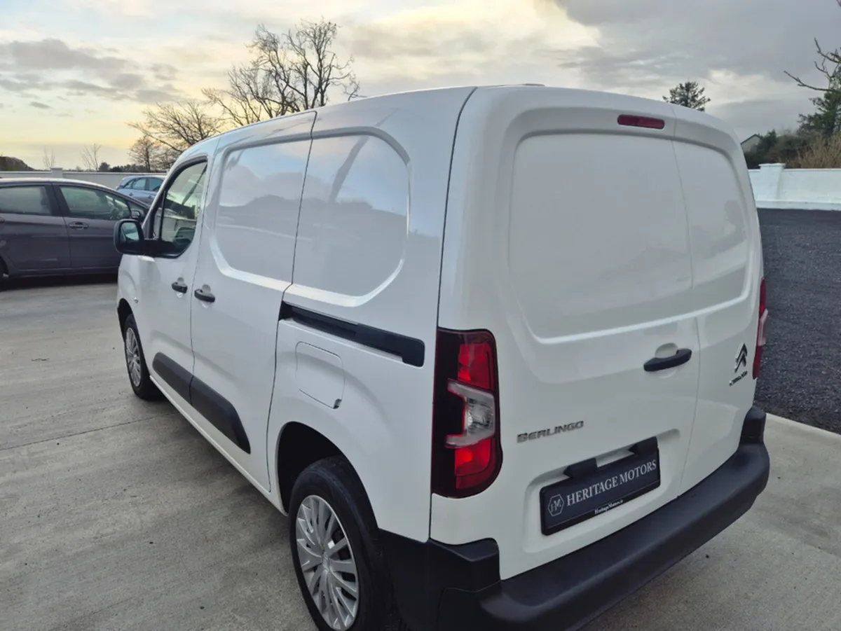 Citroen Berlingo LX BLUEHDI 75 MWB 650 650KG 3DR - Image 3