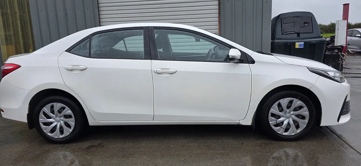 172 TOYOTA COROLLA DIESEL - Image 4