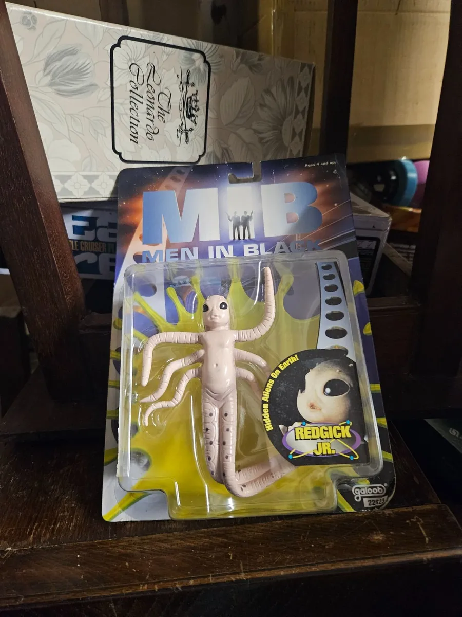 Men in Black Figure - Image 1