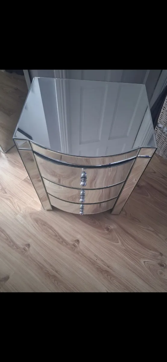 Bedroom furniture - Image 3