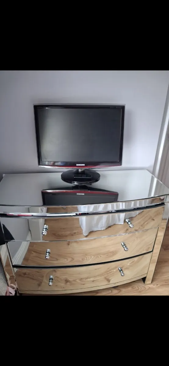 Bedroom furniture - Image 2