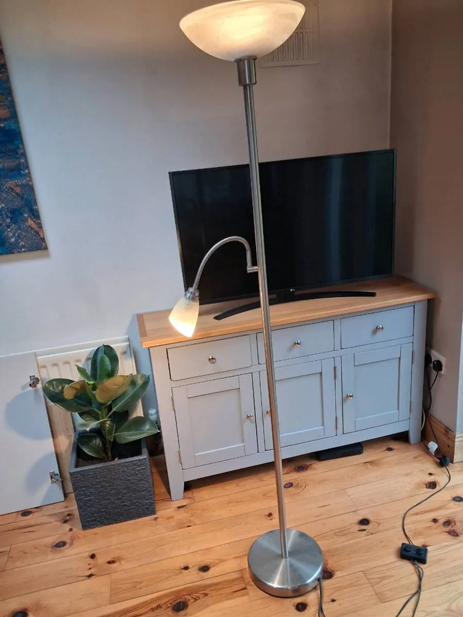 Floor lamp