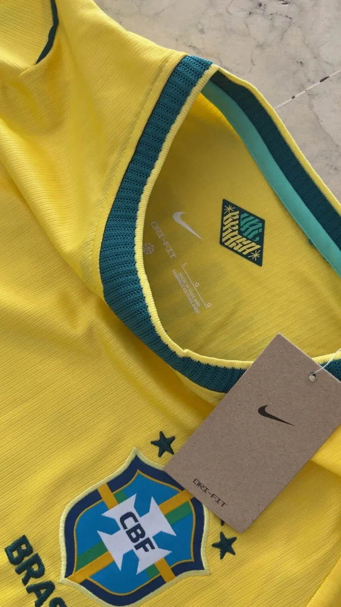 Brazil Neymar Jr. #10 Authentic Jersey - Image 2