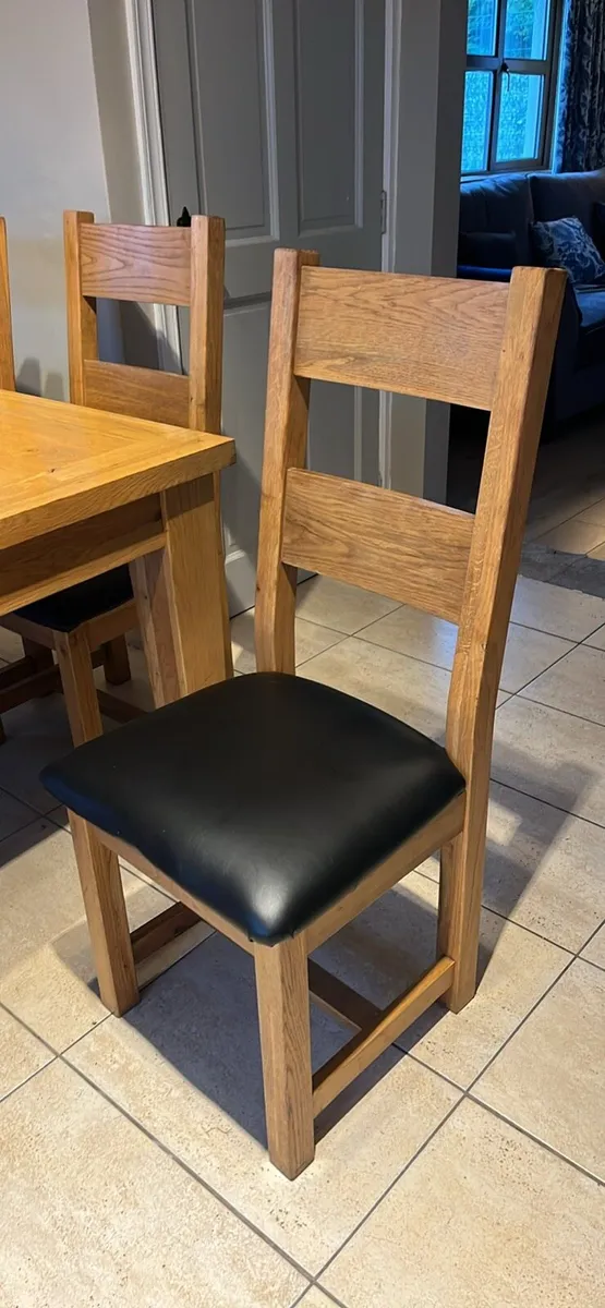 Table and 6 chairs - Image 2