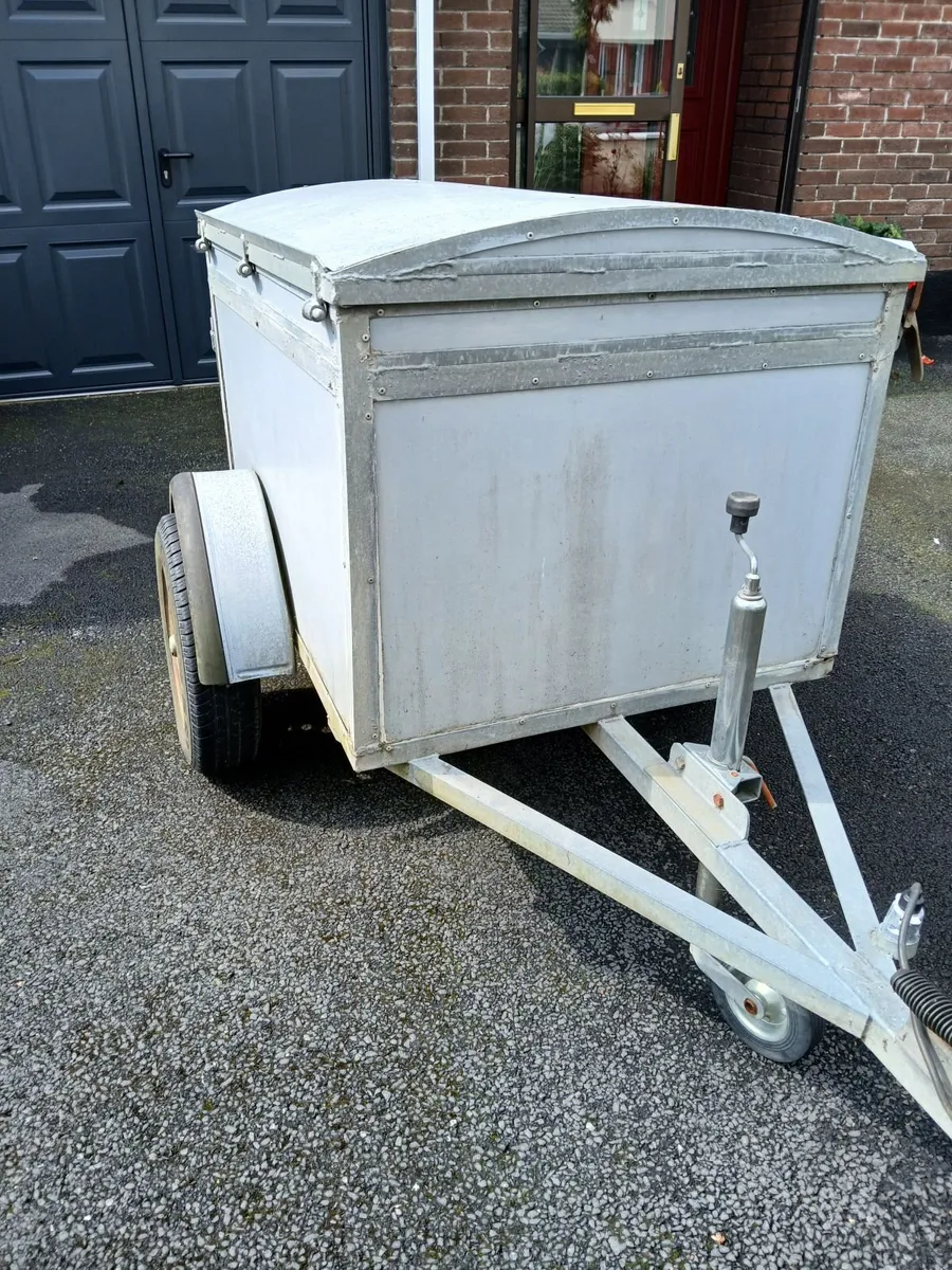 Dog Trailer - Image 1