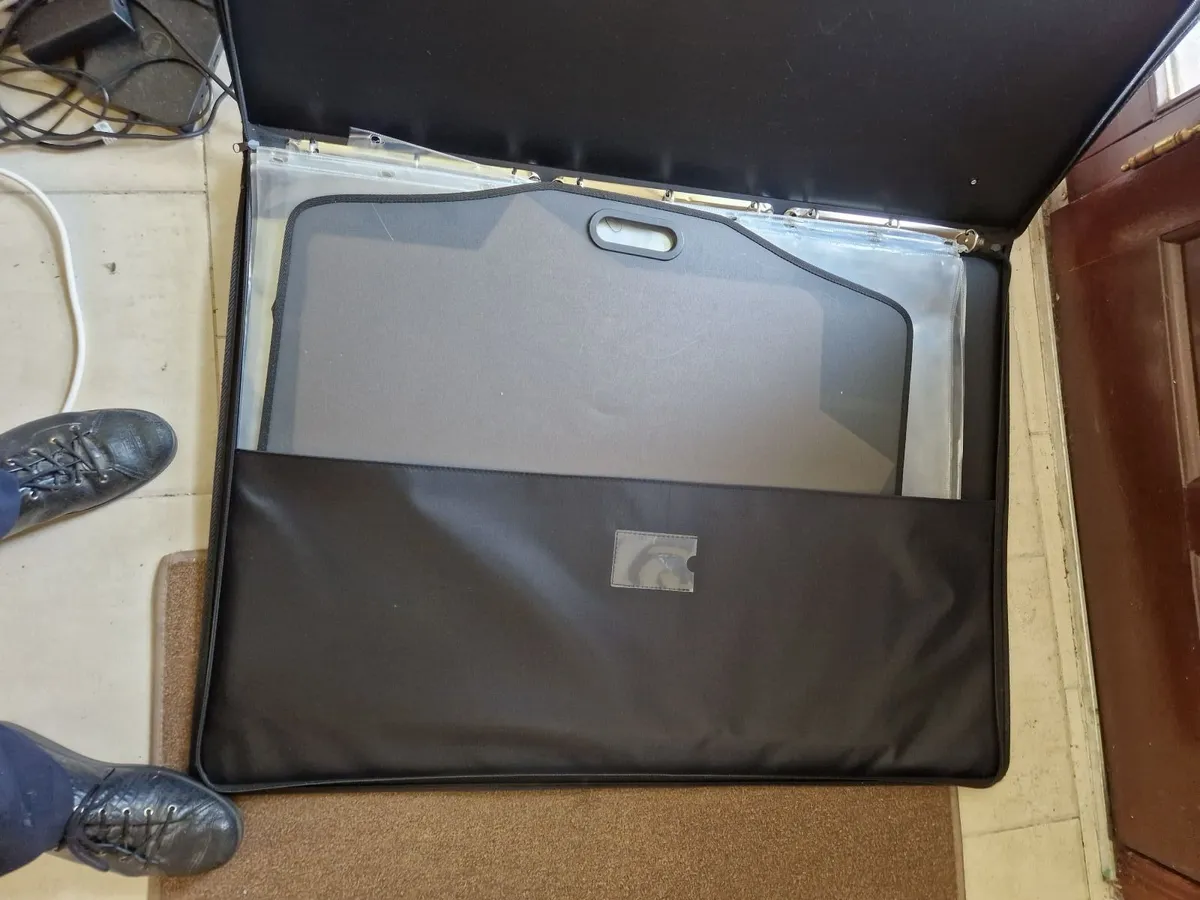 Portfolio Zipped Carry Case with Handle and Strap - Image 4