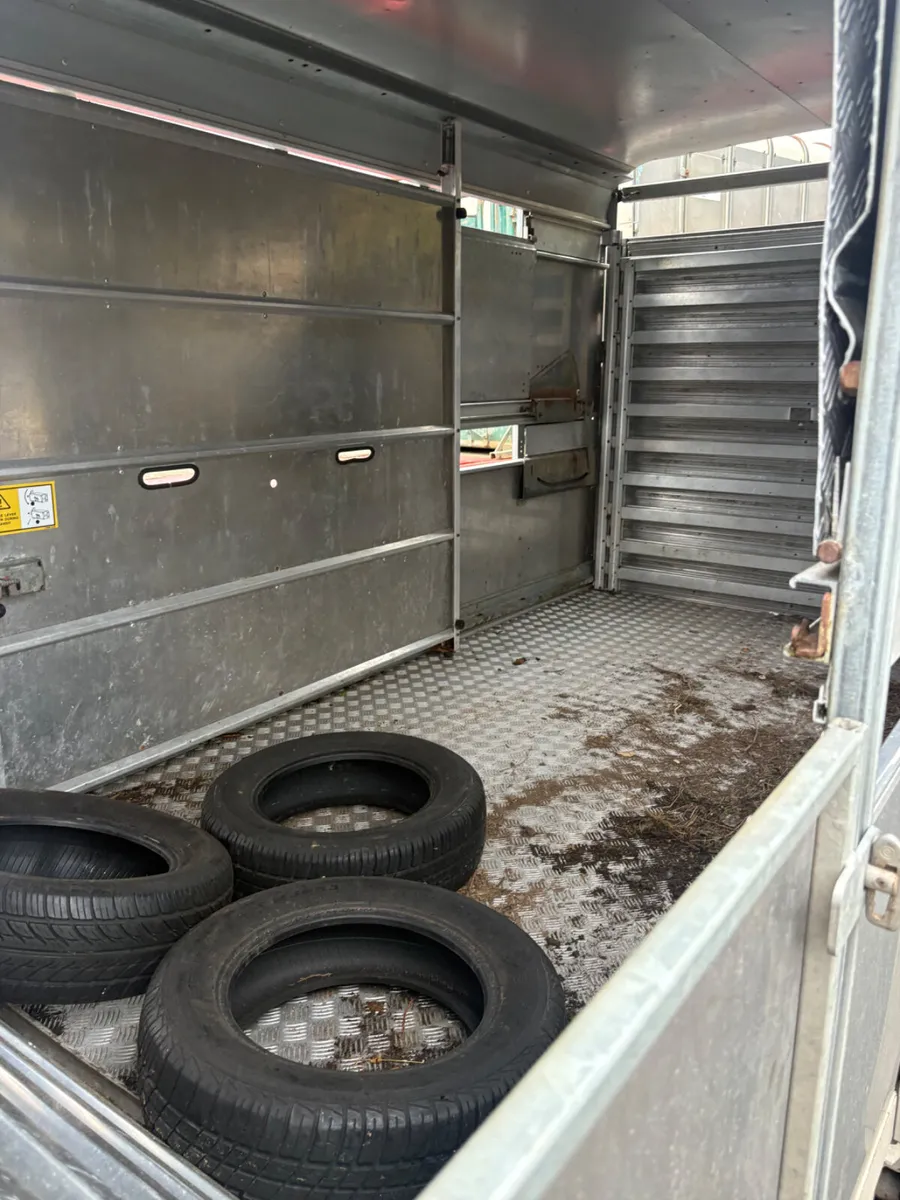 Ifor Williams 12ft cattle trailer - Image 3