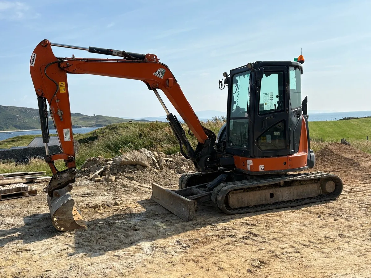 2020 Hitachi 55u - Image 4