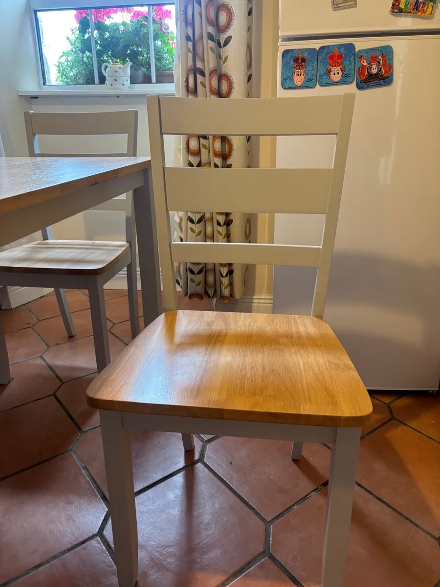 Table a chairs - Image 3