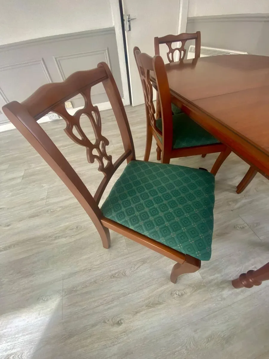 Dining room table and 6 chairs - Image 2