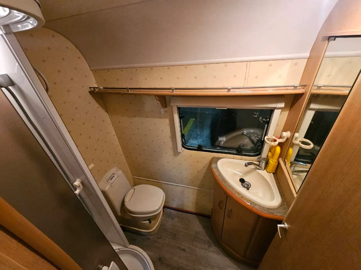 Abbey caravan 4/5 berth - Image 4