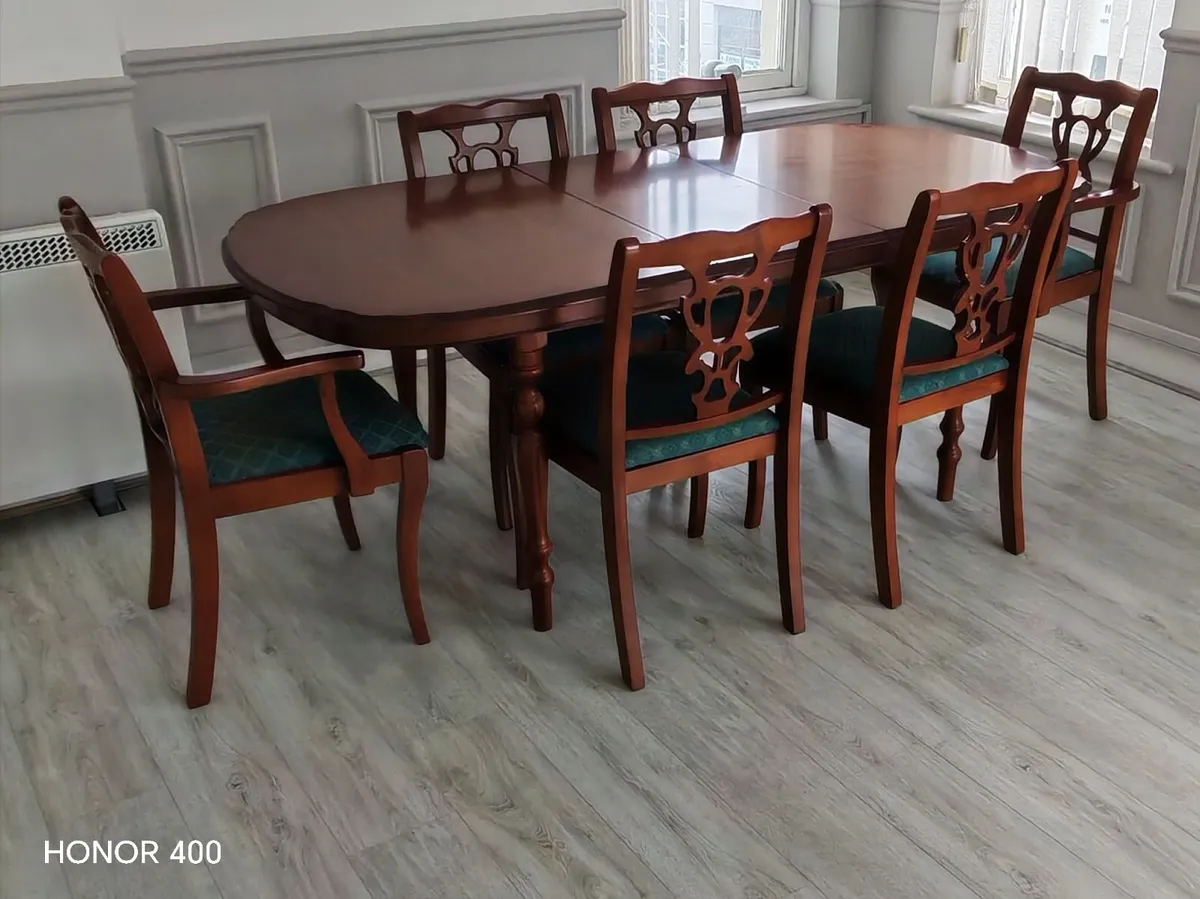Dining room table and 6 chairs - Image 1