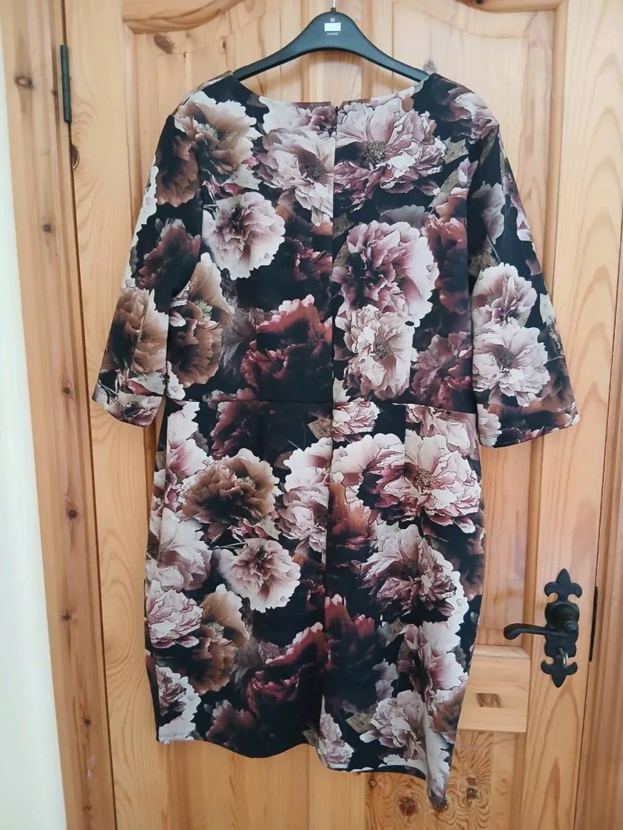 3 Dresses 2 size 20 1 size 18 - Image 3