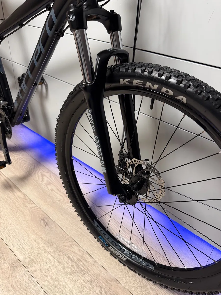 Carrera Vengeance Bike - Image 4