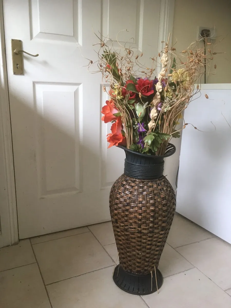 Beautiful Large Vase full with variety of flowers - Image 3
