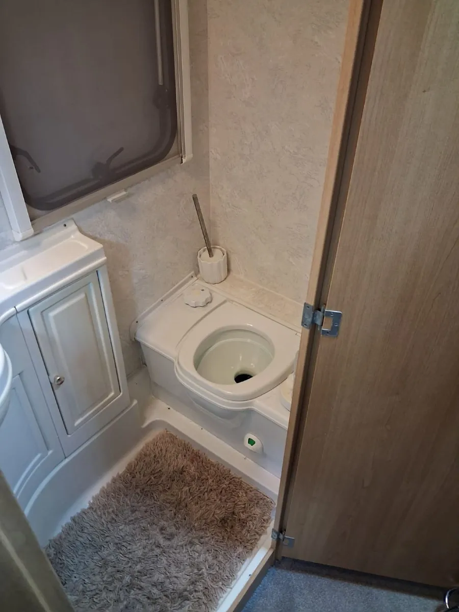 6 berth caravan - Image 3