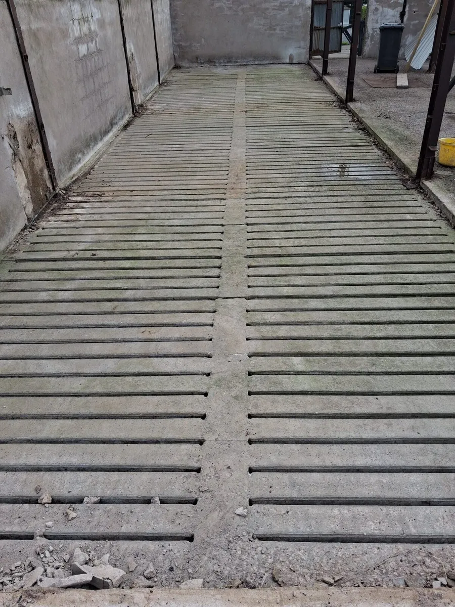 23 Concrete cattle slats - Image 2