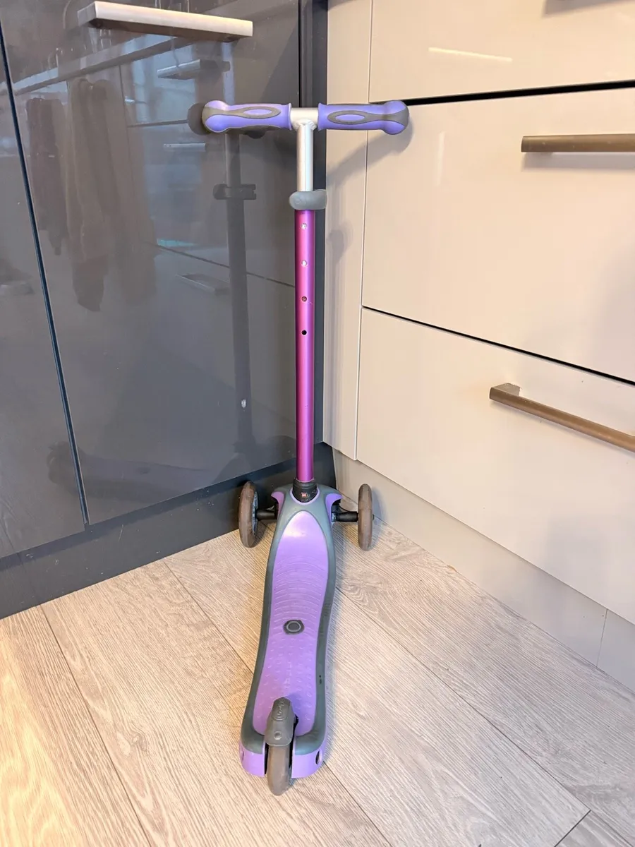 Globber Purple Scooter - Image 3