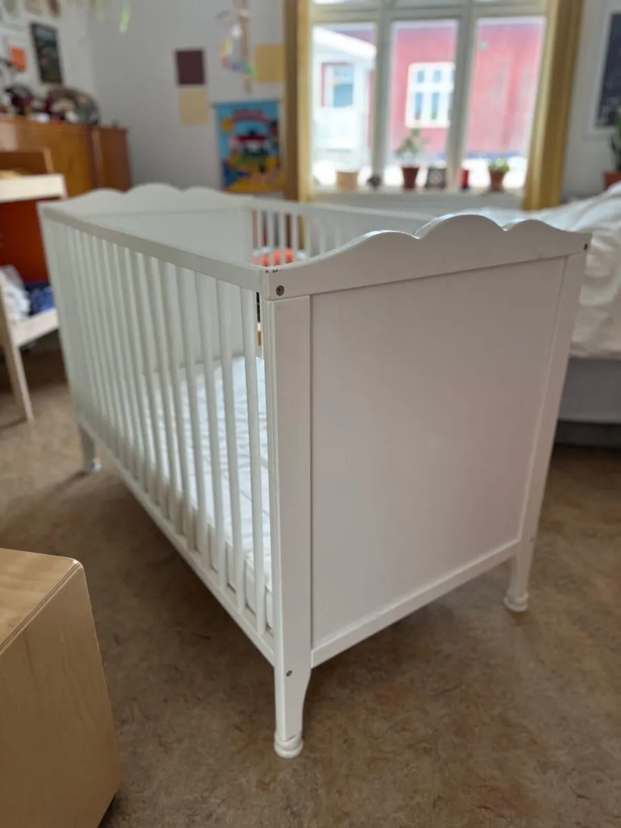 IKEA HENSVIK Baby Cot White 60x120 –Good Condition - Image 4