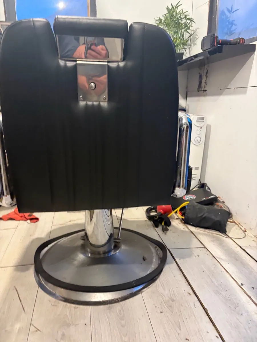 Barber chair - Image 2