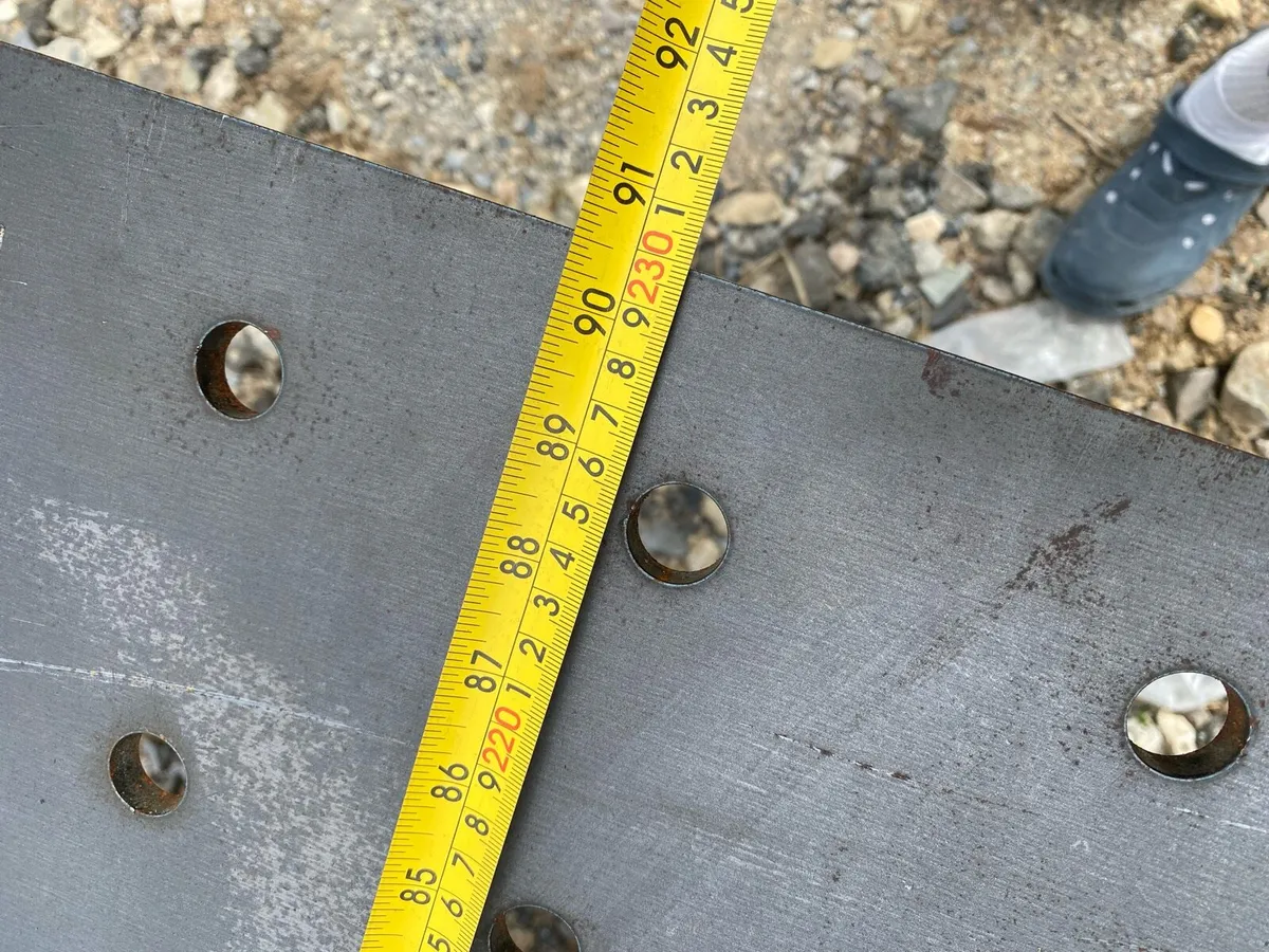 Steel work table - Image 1