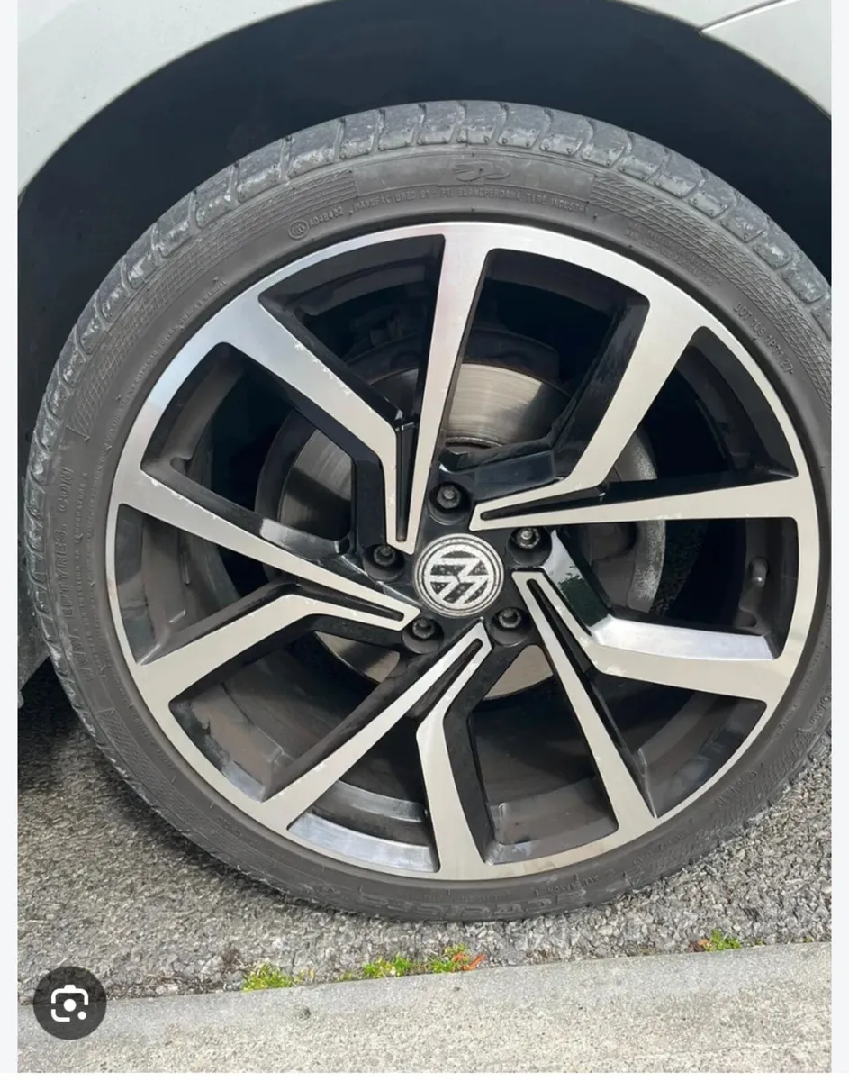 One 17” clubsport alloy