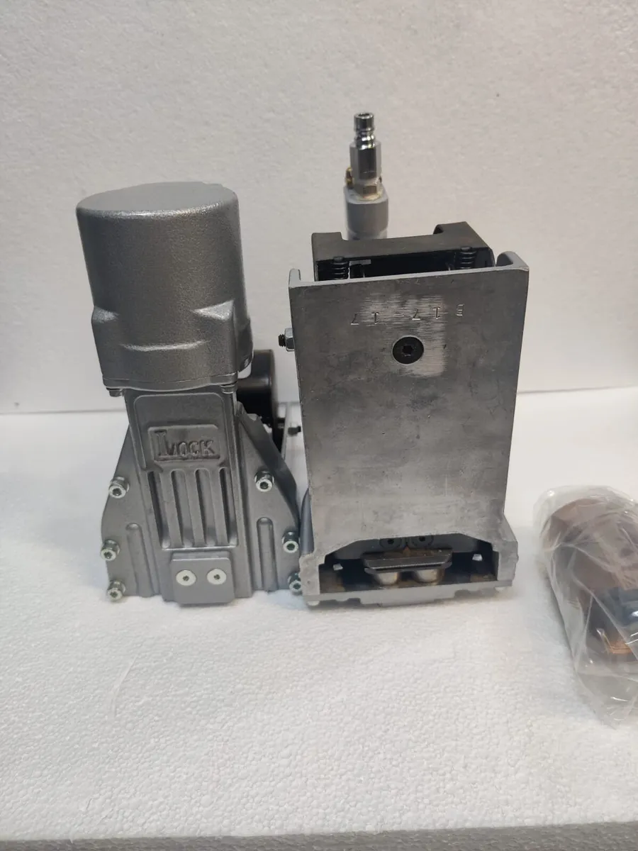 2 Top closing staplers - Image 2
