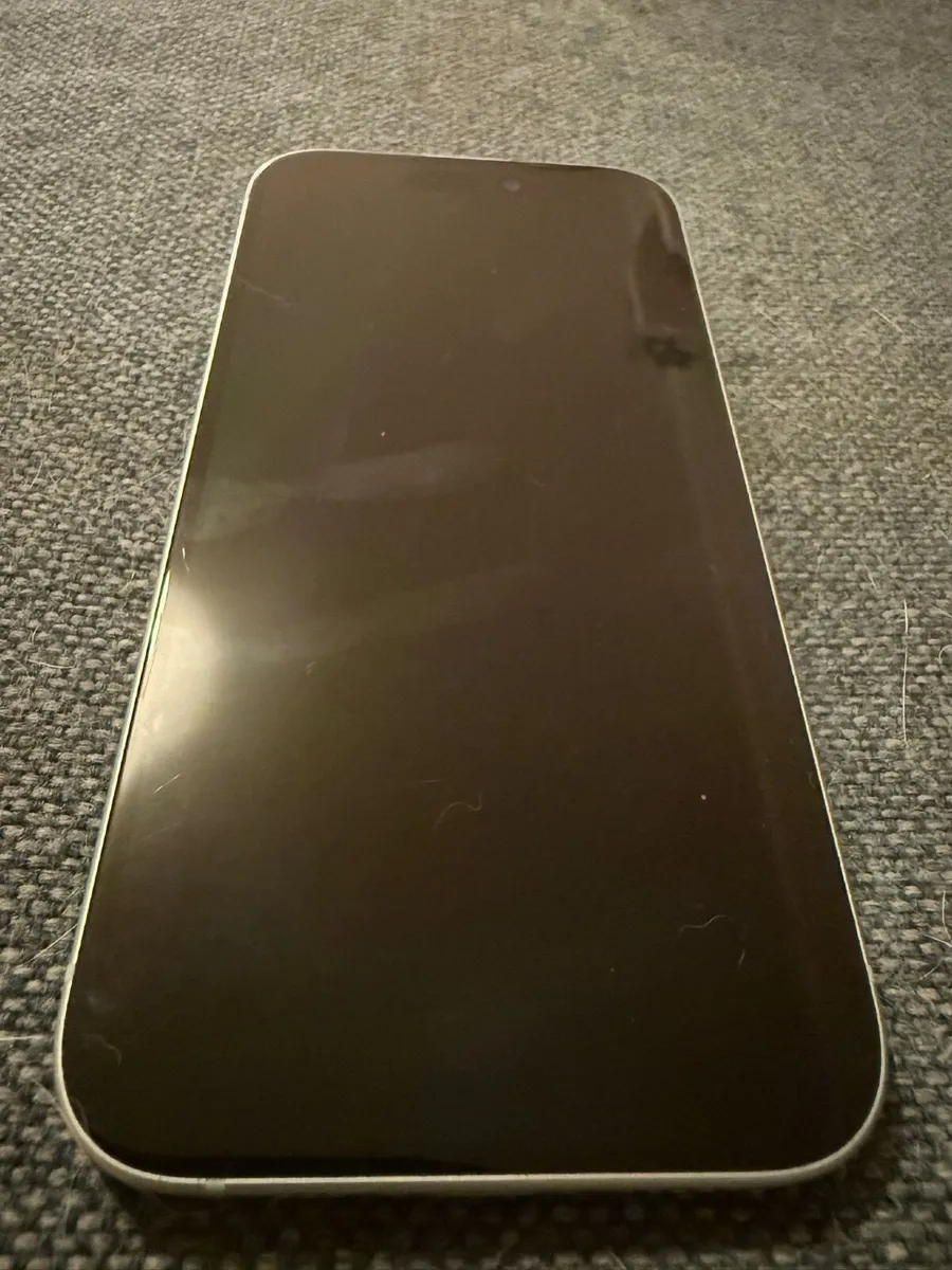 iPhone 15 - Image 3