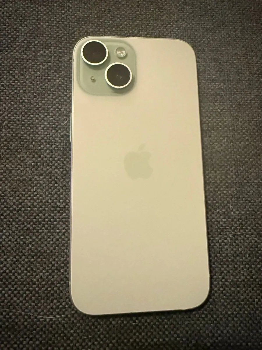iPhone 15 - Image 1