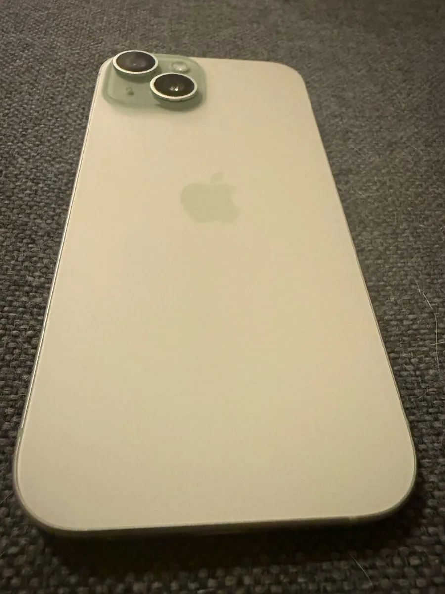 iPhone 15 - Image 2