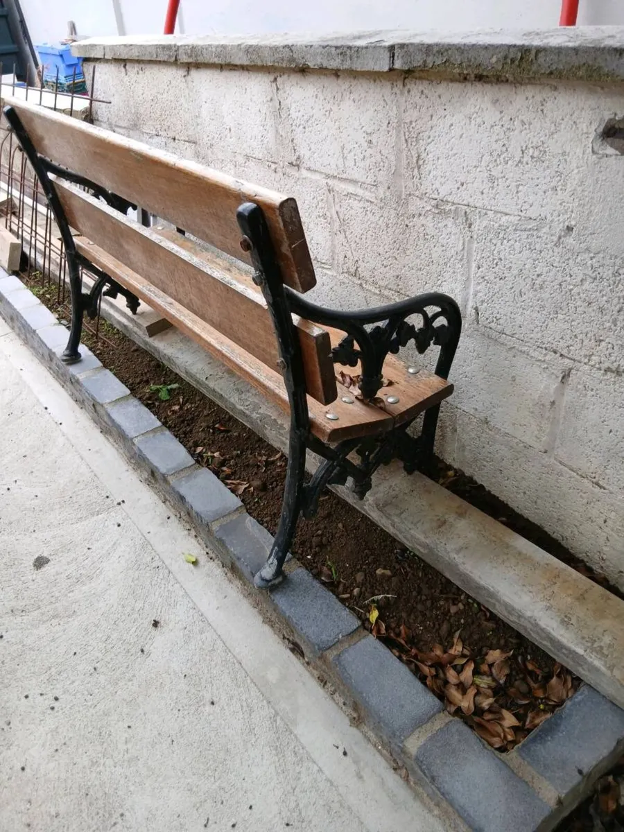 Cast iron garden seat - Image 1