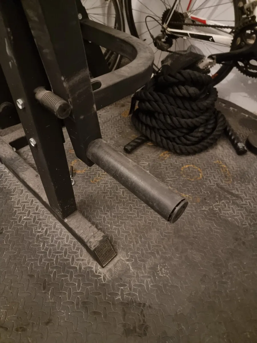 Leg Curl/ Leg Extension & Barbell - Image 2